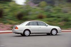 2002 Toyota Avalon - side view