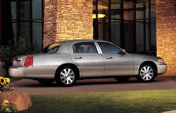 2005 Lincoln Town Car